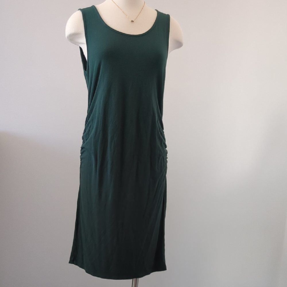 Chic Sleeveless Midi Maternity Dress in Forest Green